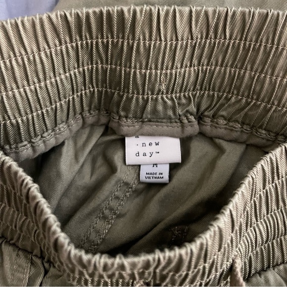 A New Day Cotton Blend M Olive Green Cargo Pants Joggers - Picture 4 of 5